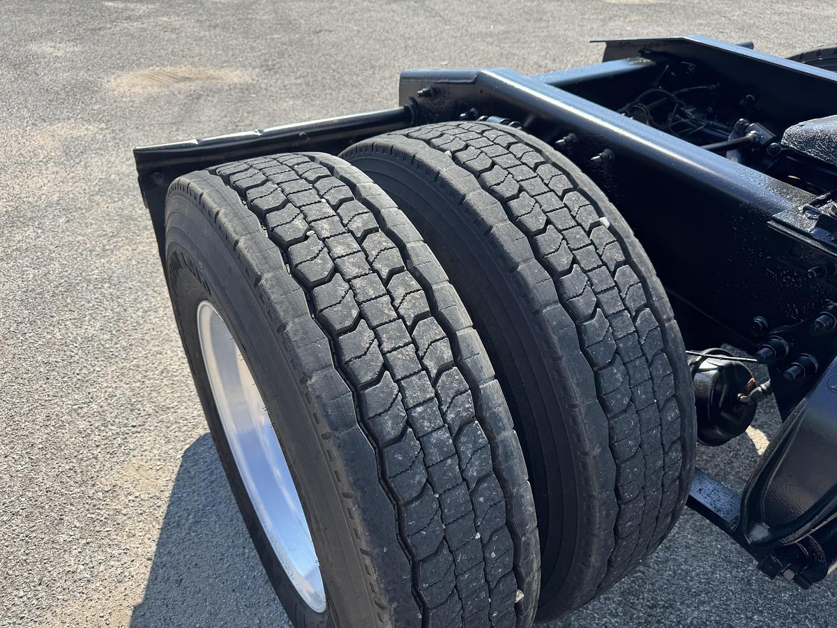 Used 2010 Freightliner® CASCADIA