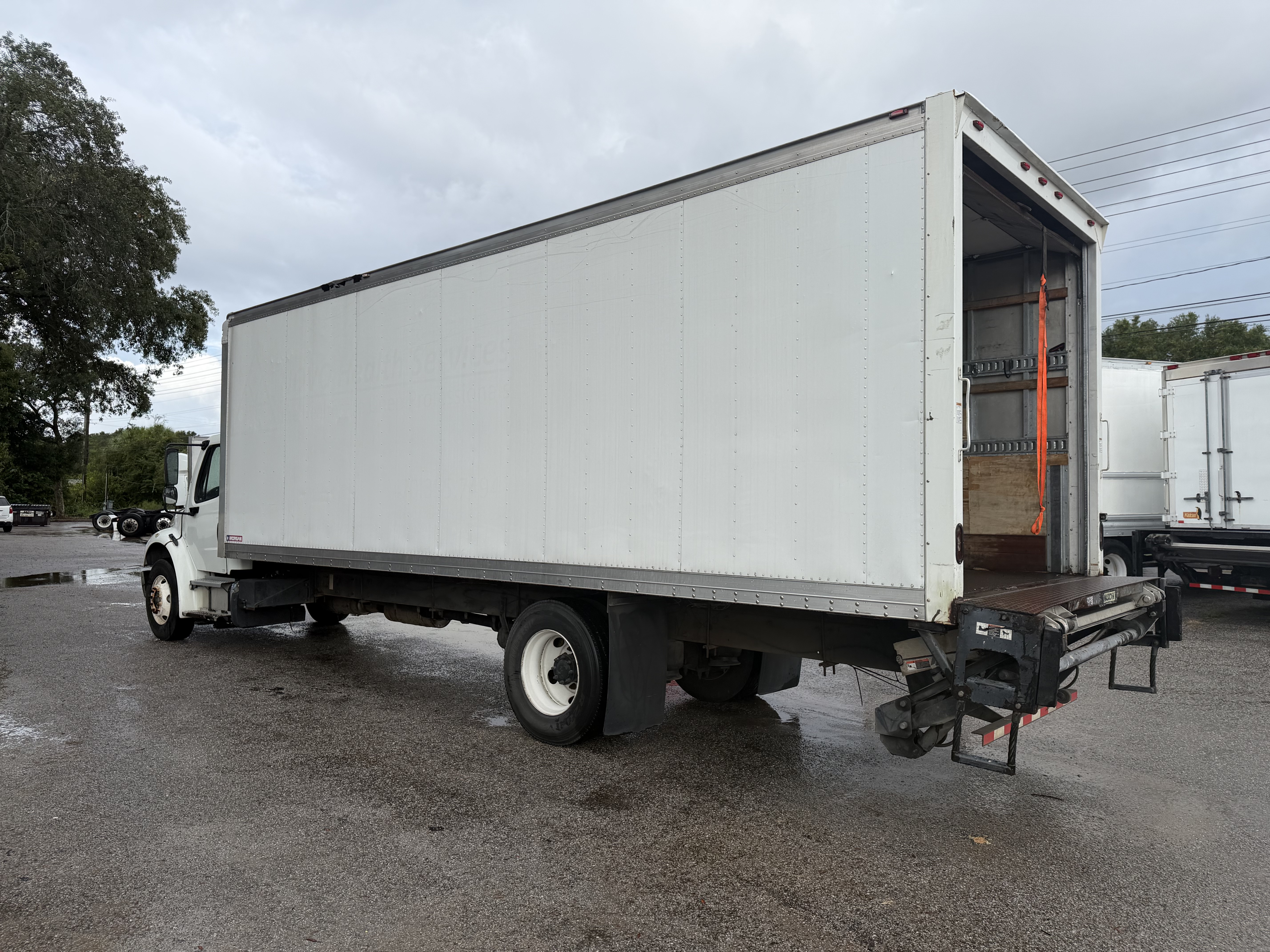 Used 2017 Freightliner M2 106