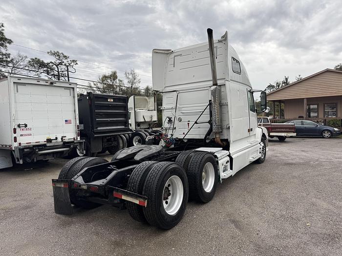 Used 2003 VOLVO VNL 64T