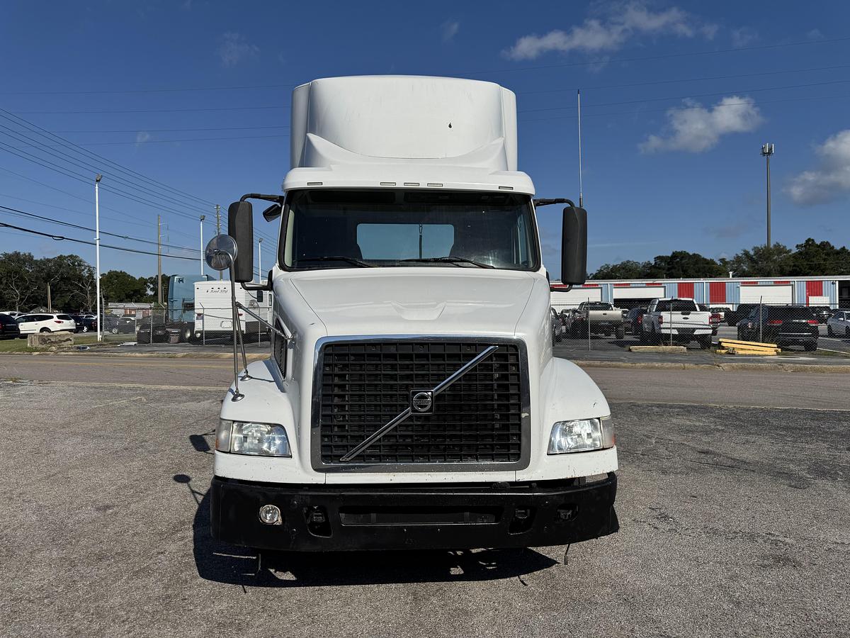 Used 2012 VOLVO VNM 64T