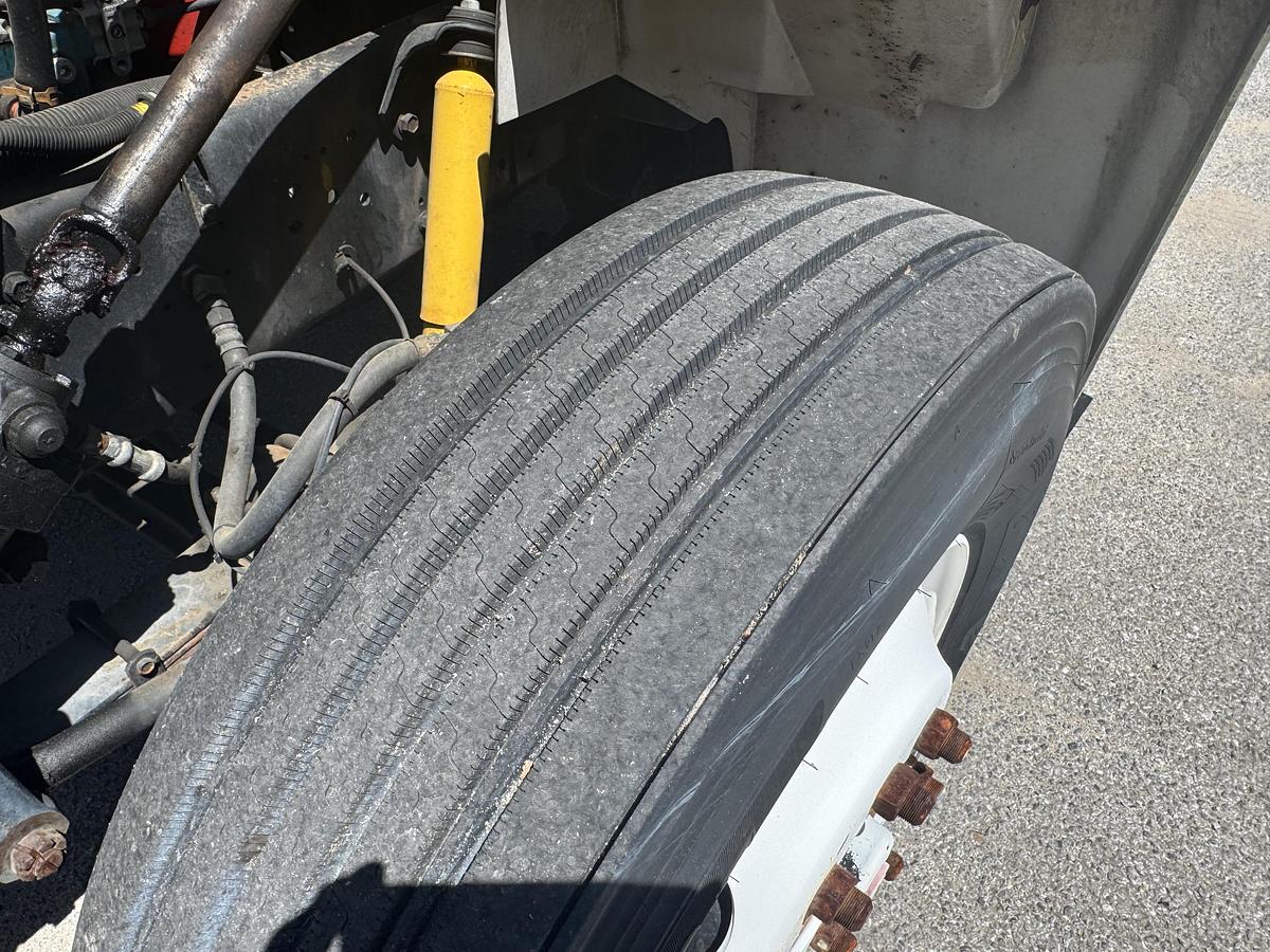 Used 2001 INTERNATIONAL 4700