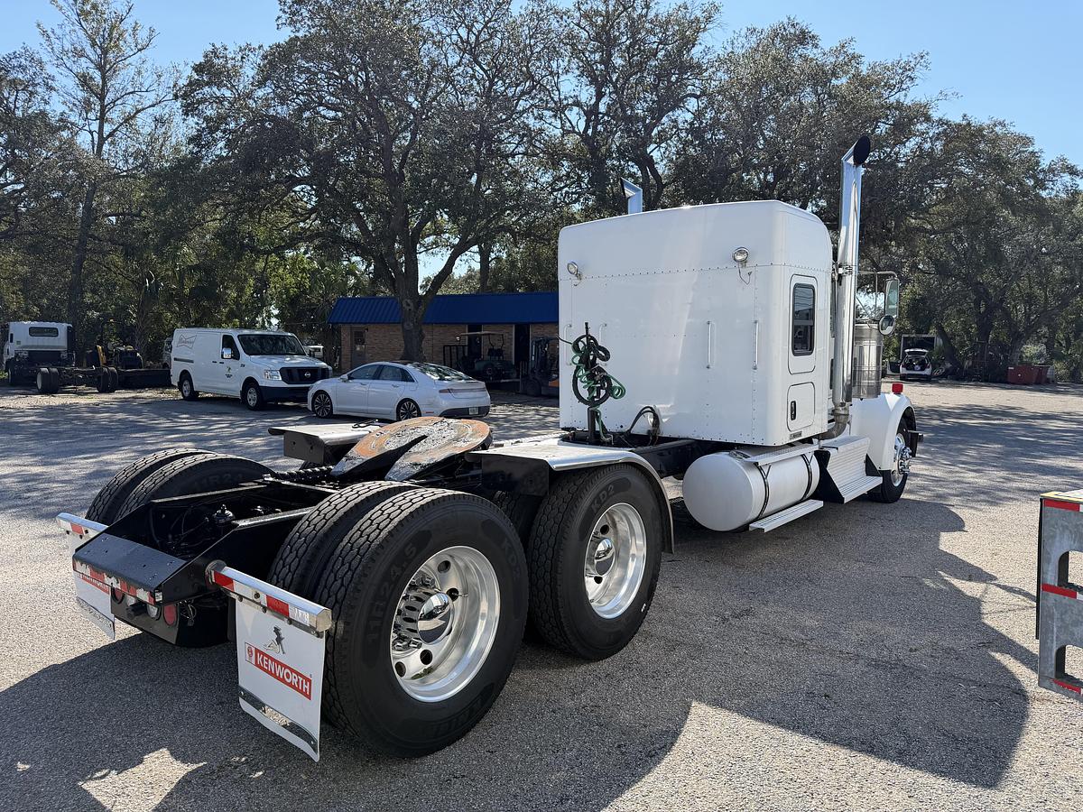 Used 2013 KENWORTH W900L