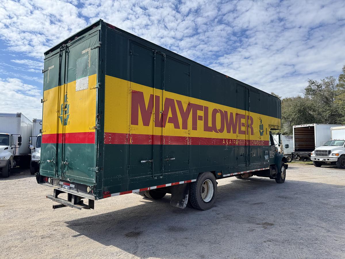 Used 2000 INTERNATIONAL 4900