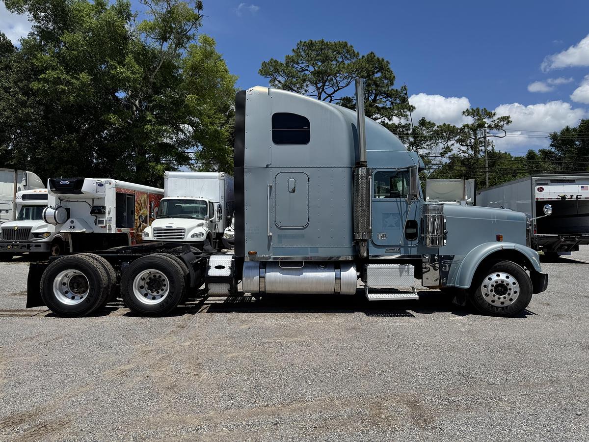 Used 2006 Freightliner® CLASSIC XL