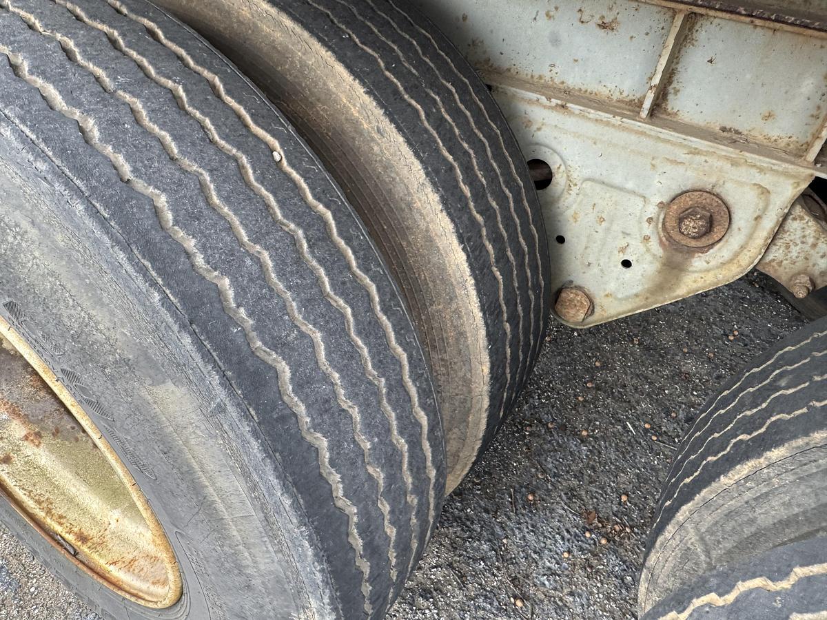 Used 1992 FRUEHAUF DRY VAN TRAILER