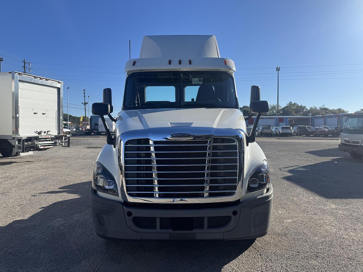 Used 2019 Freightliner® CASCADIA