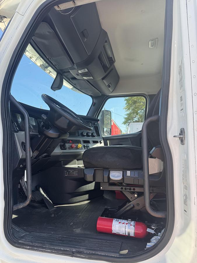 Used 2018 Freightliner® CASCADIA 126