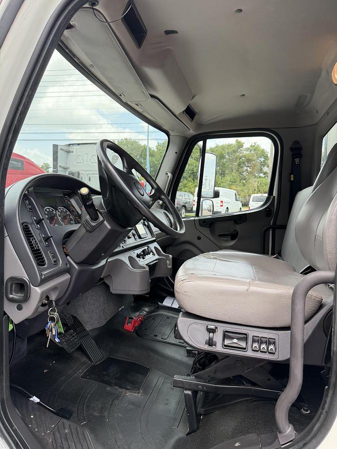 Used 2019 Freightliner M2 106