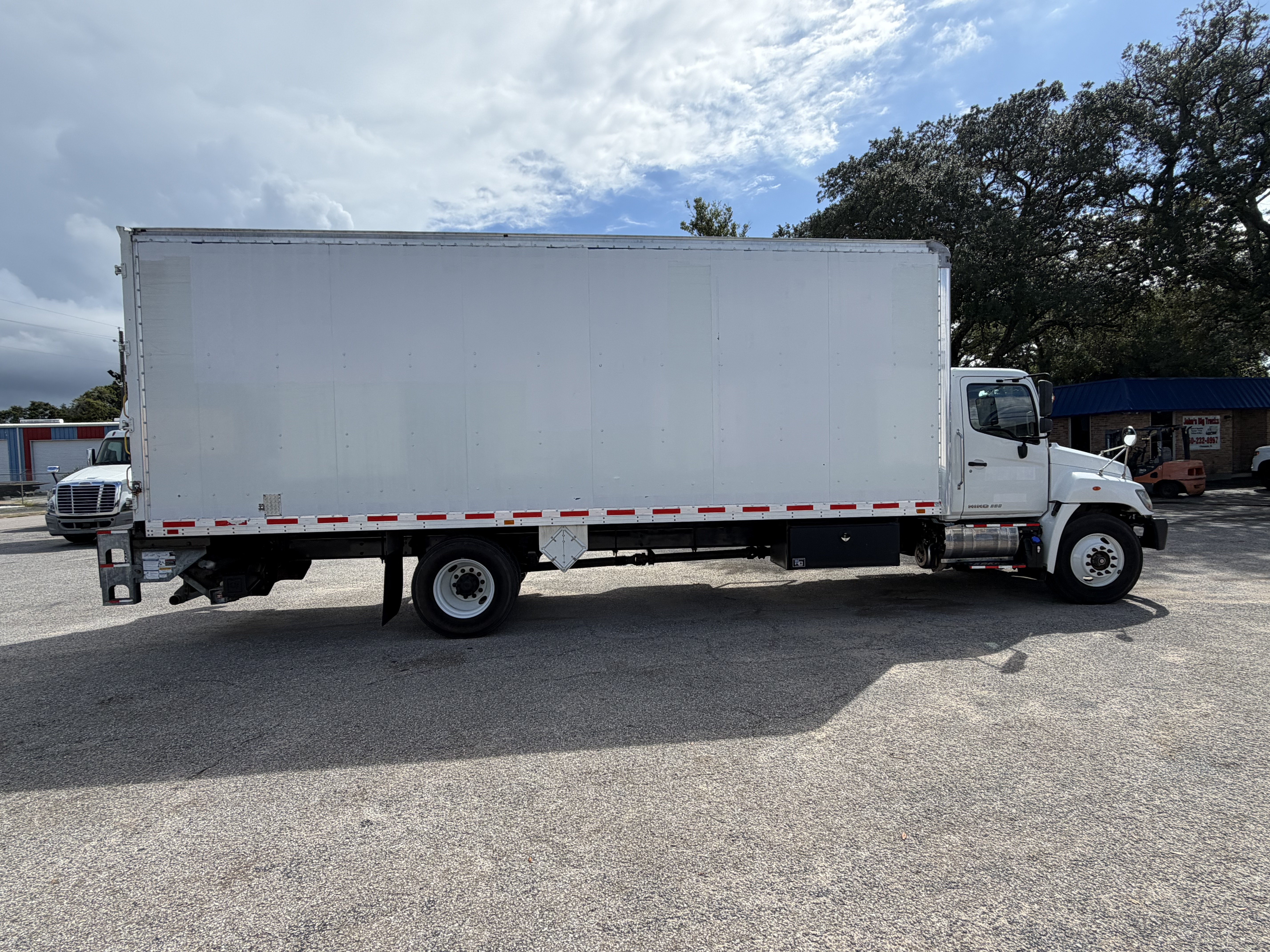 Used 2020 HINO 338