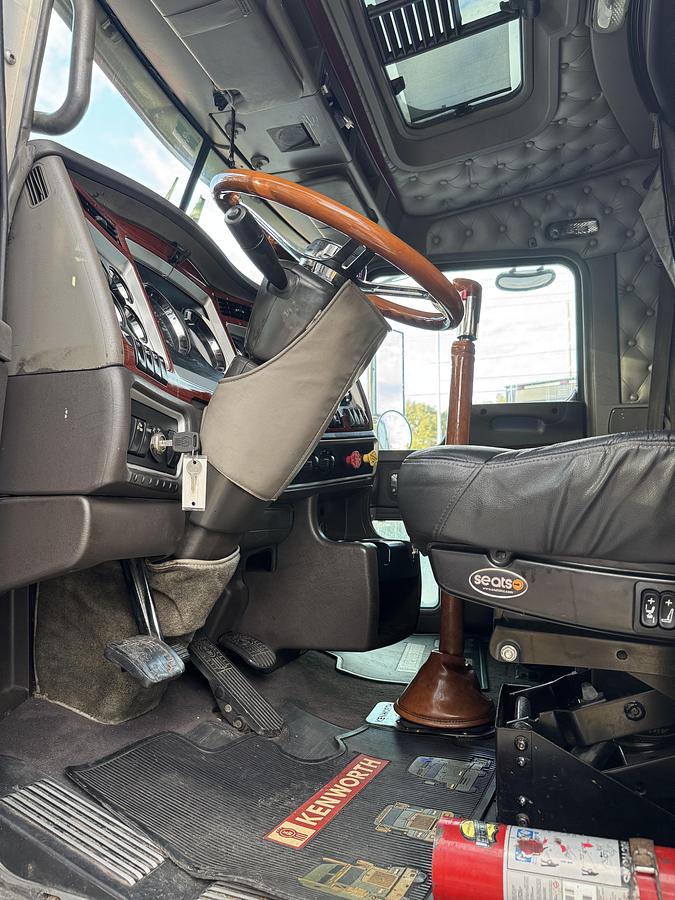 Used 2007 KENWORTH W900L