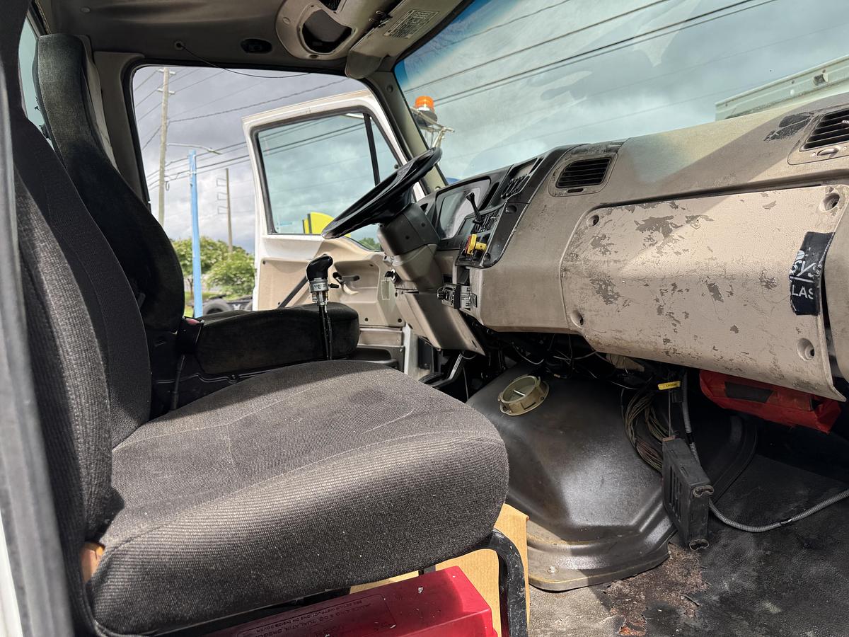 Used 2005 STERLING 9500