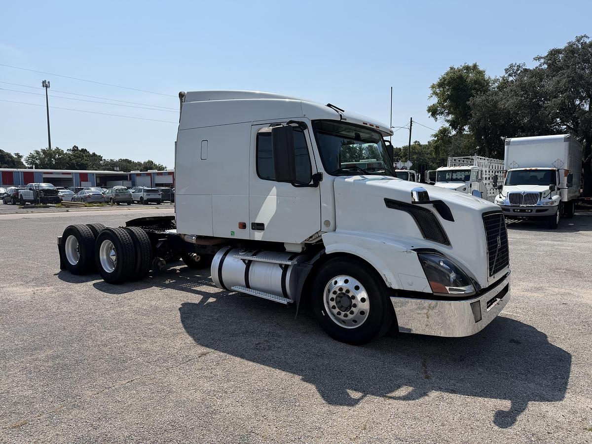 Used 2007 VOLVO VNL