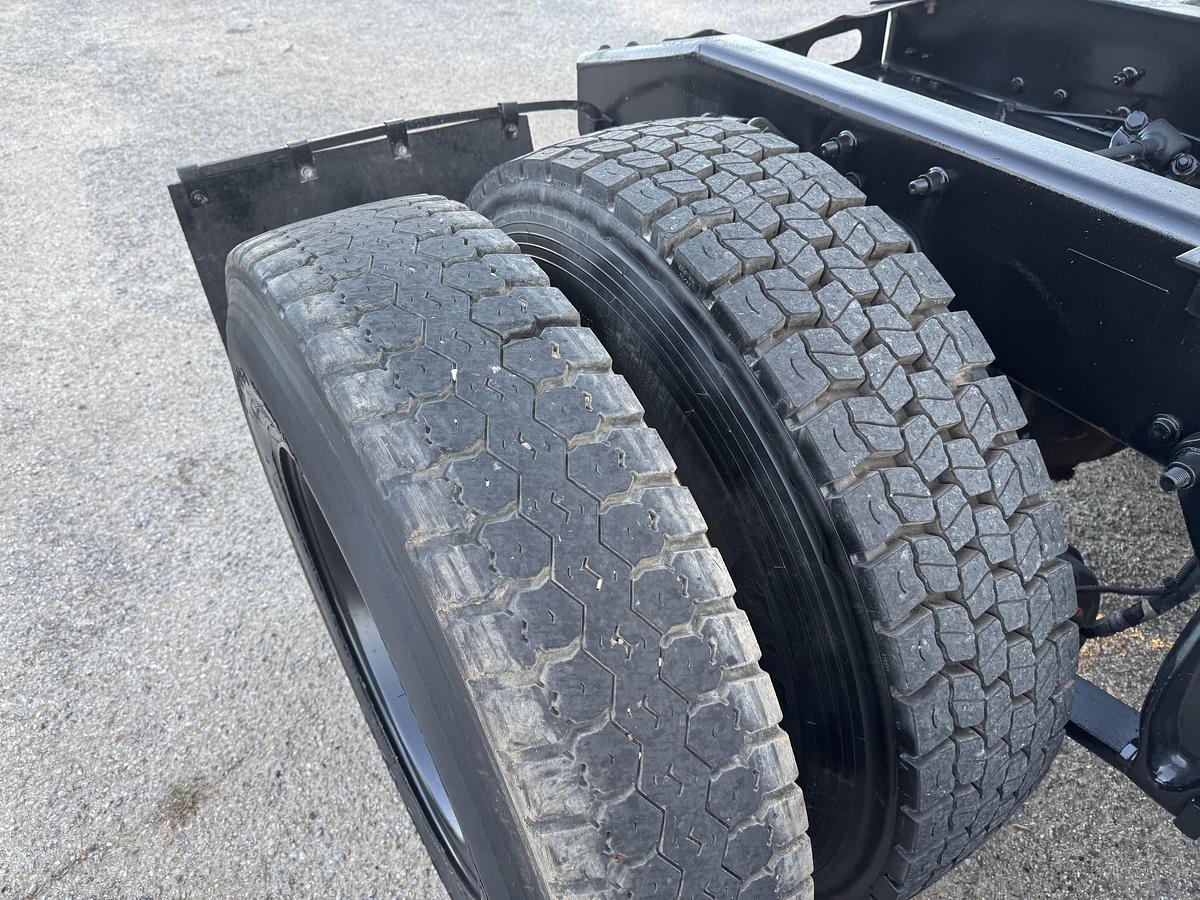 Used 2005 Freightliner® COLUMBIA