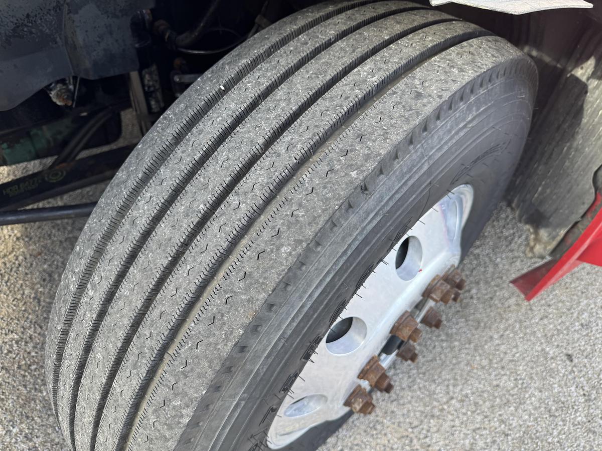 Used 2007 VOLVO VNL 780