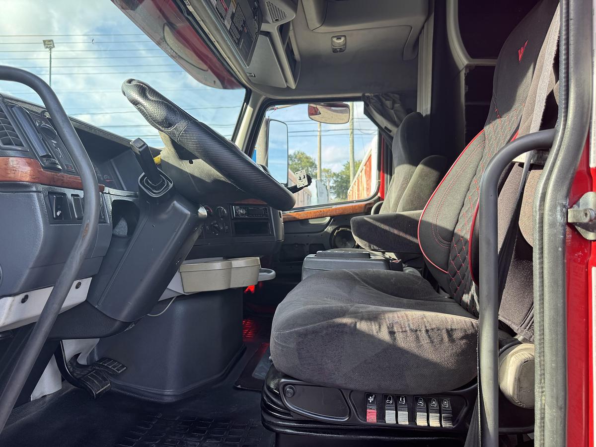 Used 2007 VOLVO VNL 780