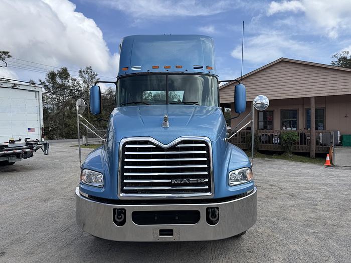 Used 2014 MACK CXU613