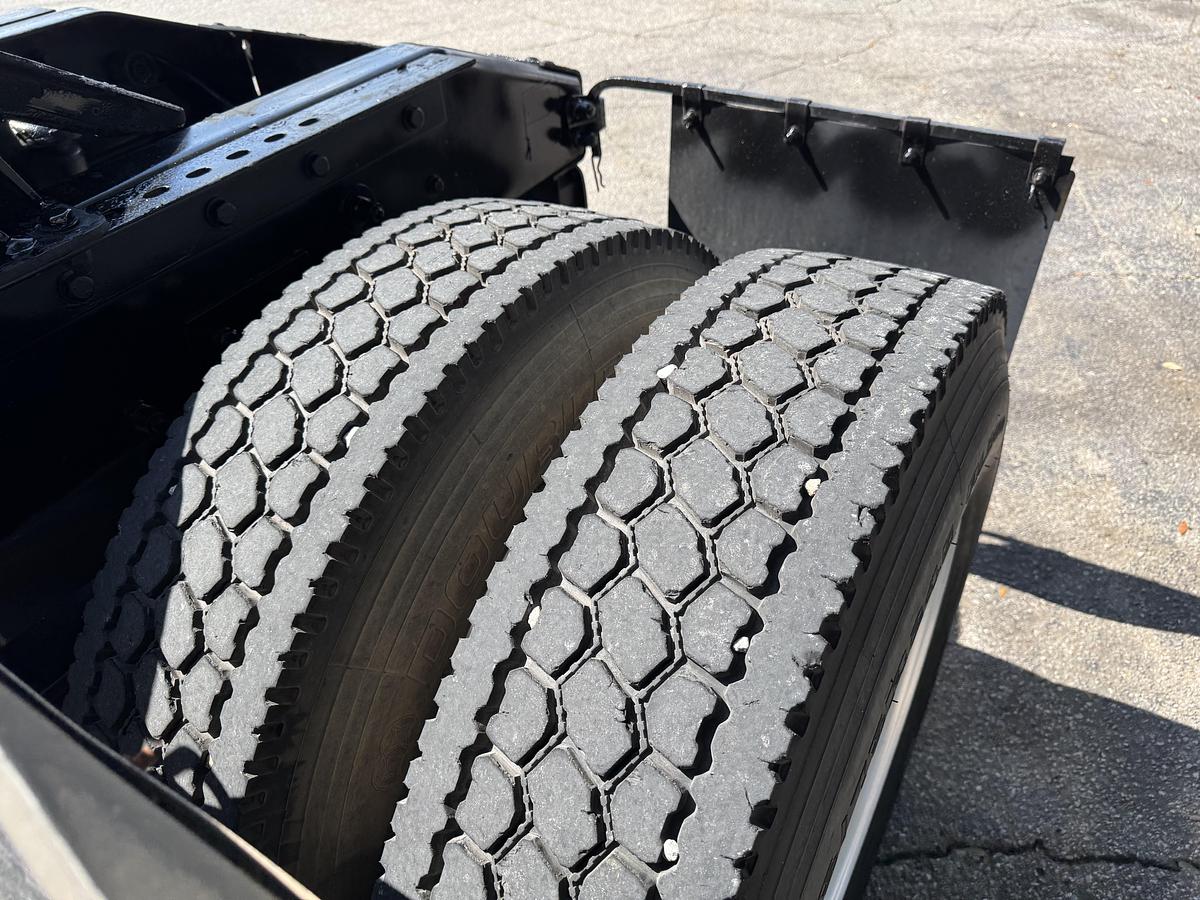 Used 2006 Peterbilt 385