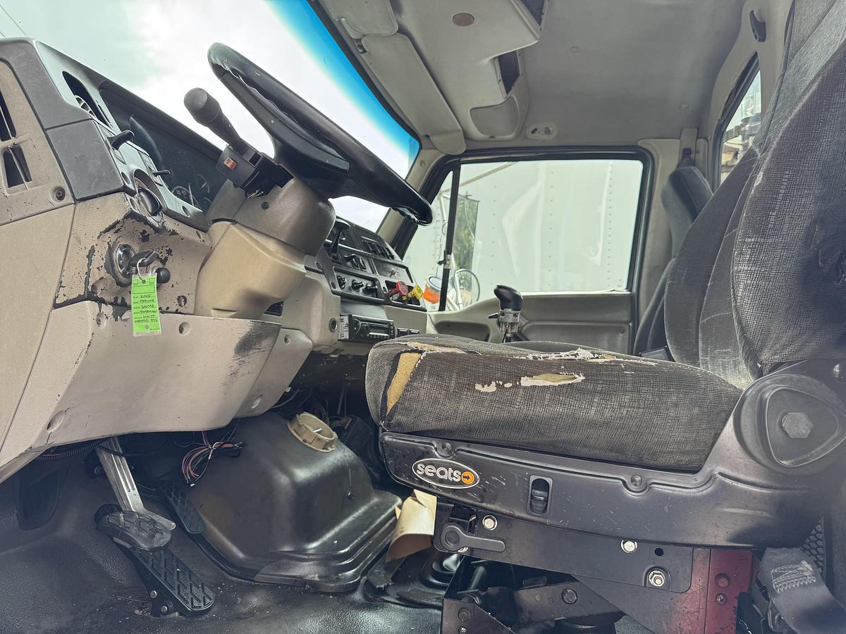 Used 2005 STERLING 9500