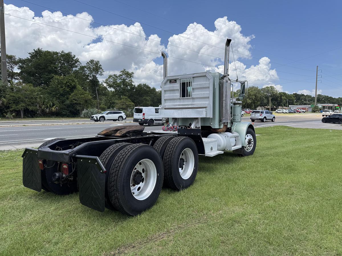 Used 2005 Peterbilt 378