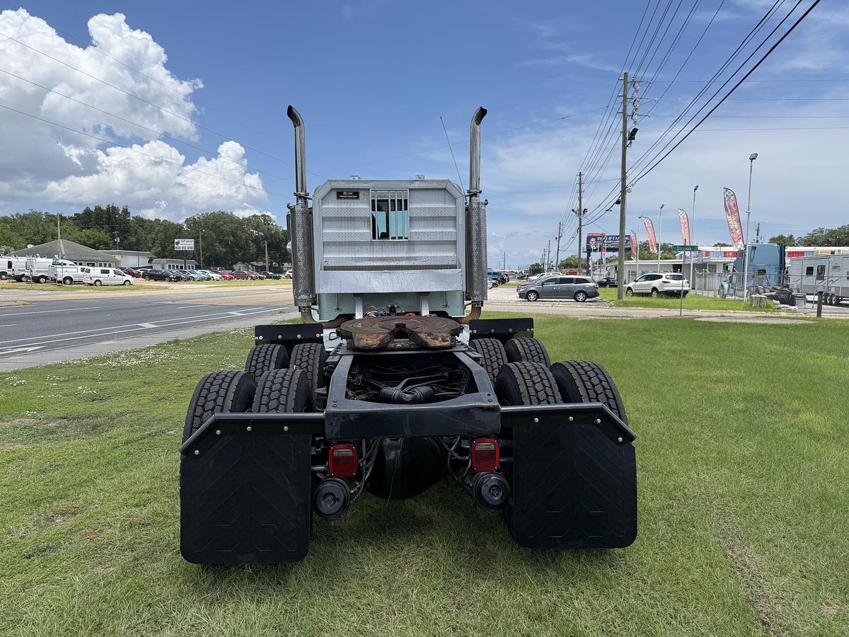 Used 2005 Peterbilt 378