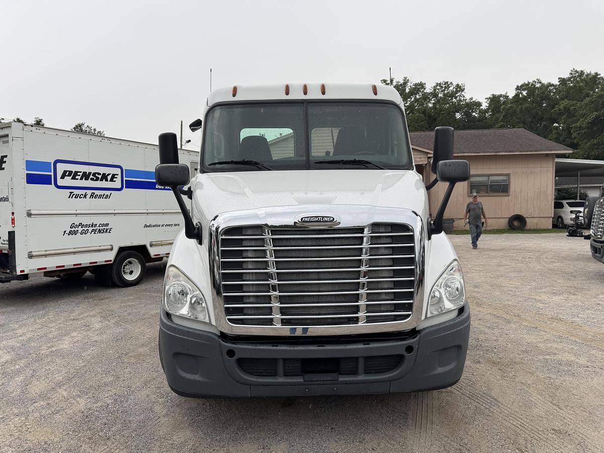 Used 2016 Freightliner® CASCADIA