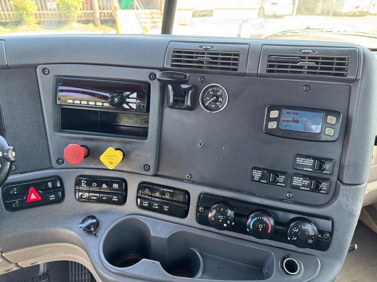 Used 2019 Freightliner® CASCADIA