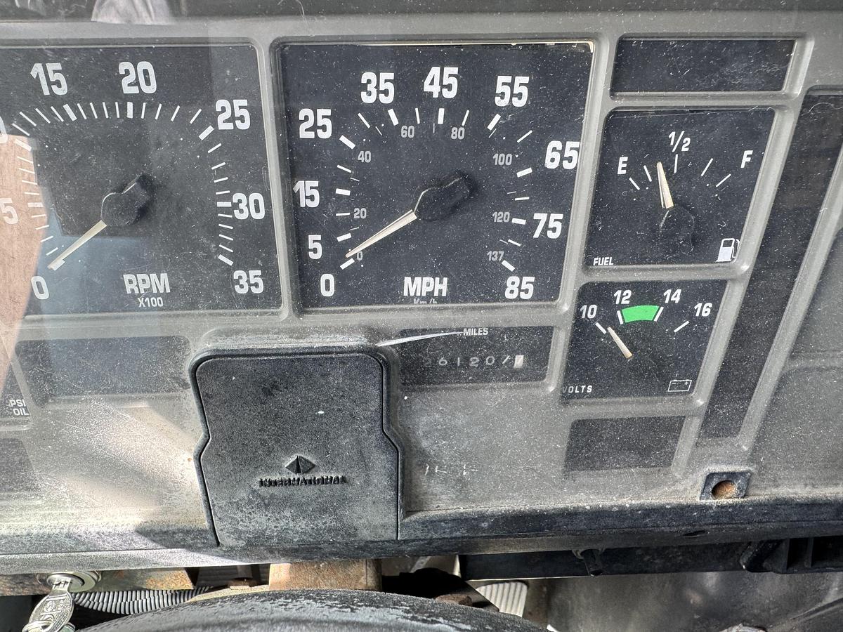 Used 2000 INTERNATIONAL 4900