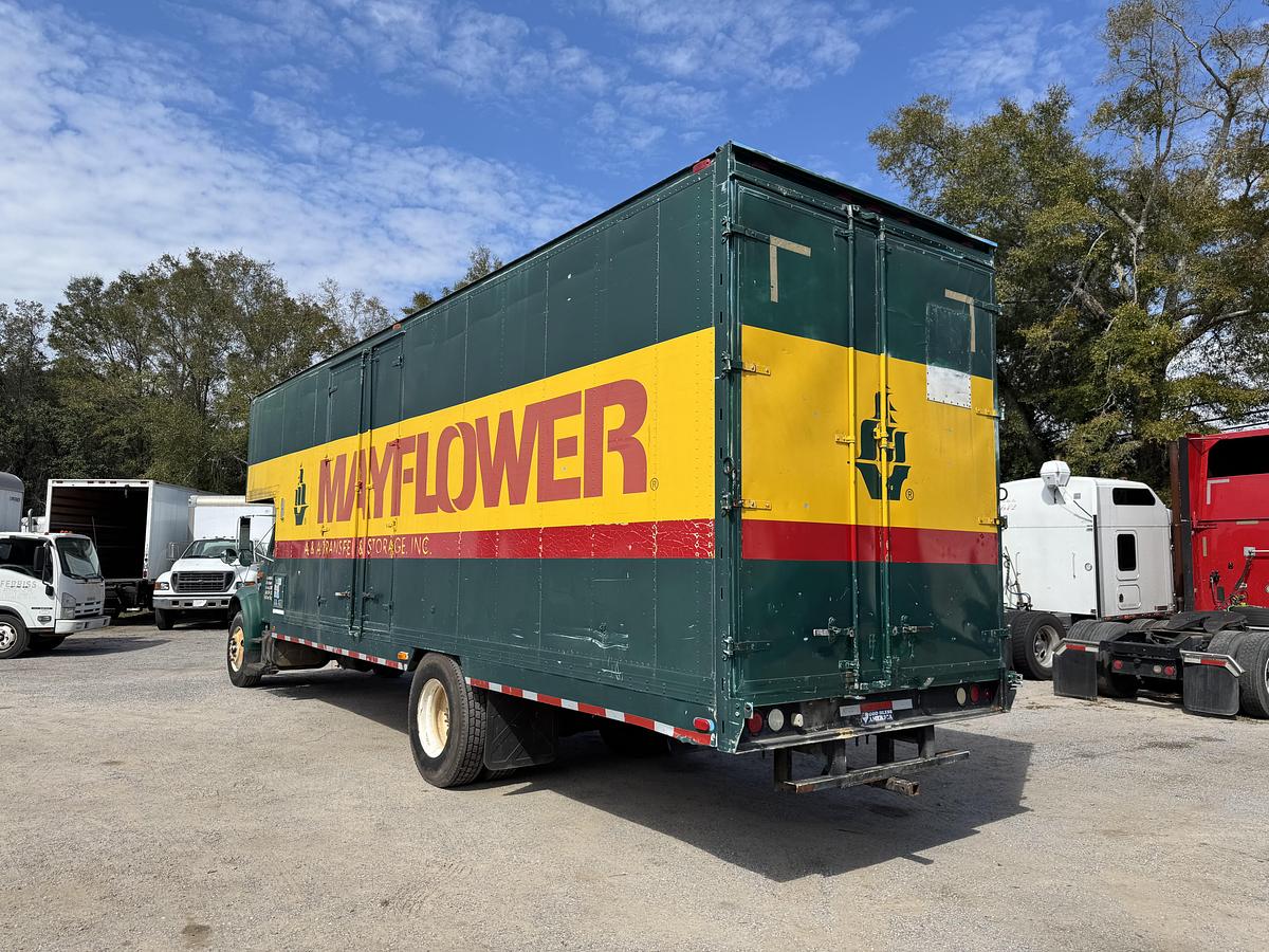 Used 2000 INTERNATIONAL 4900