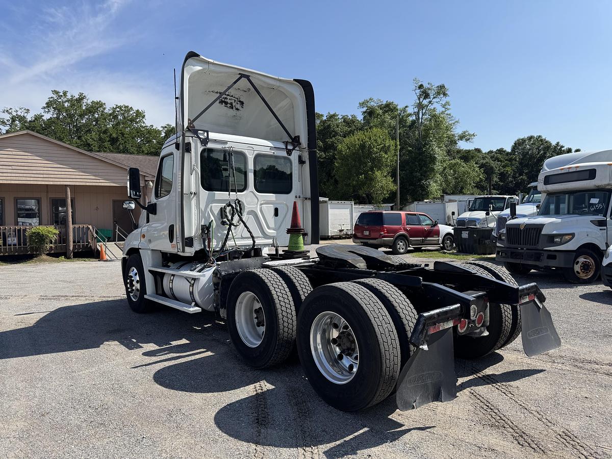 Used 2019 Freightliner® CASCADIA