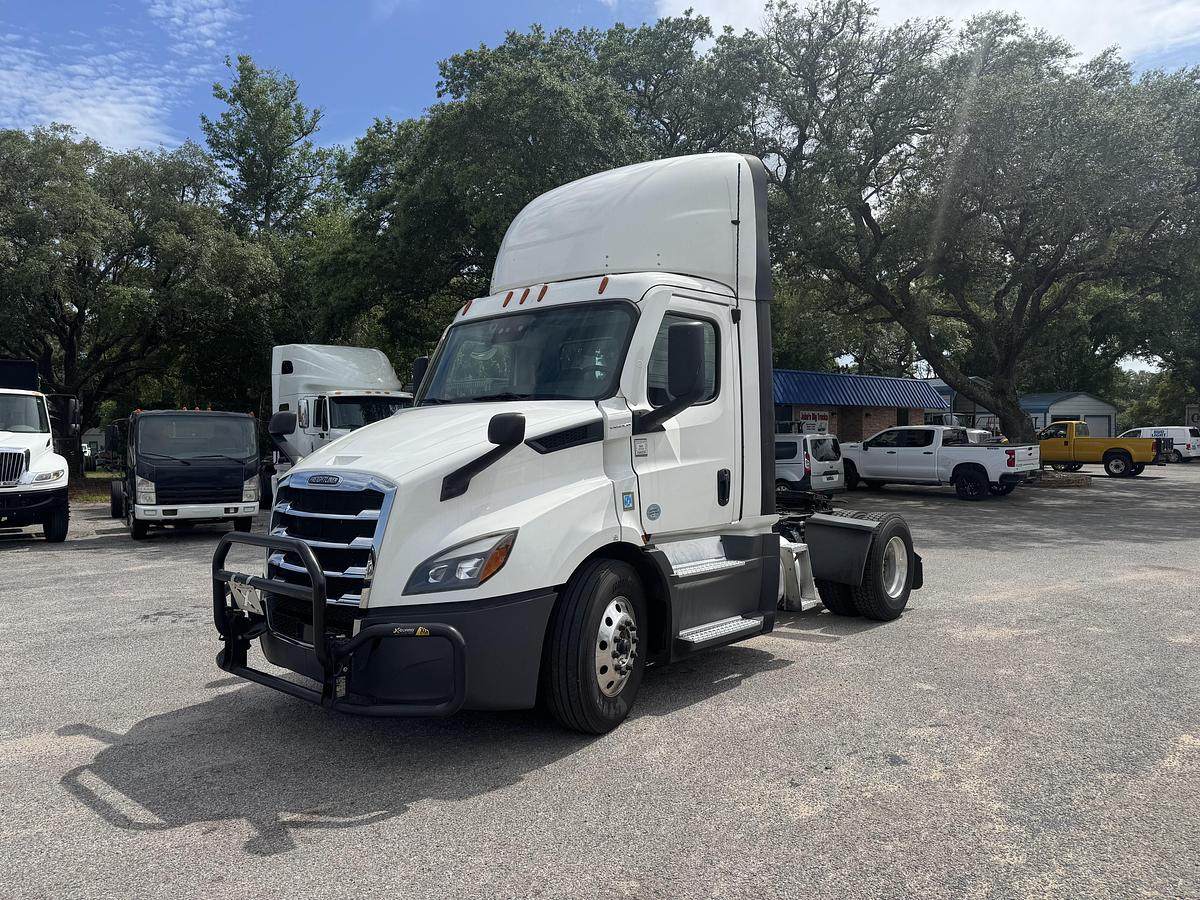 Used 2022 Freightliner® CASCADIA 126