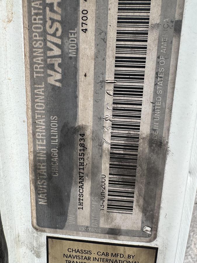Used 2001 INTERNATIONAL 4700