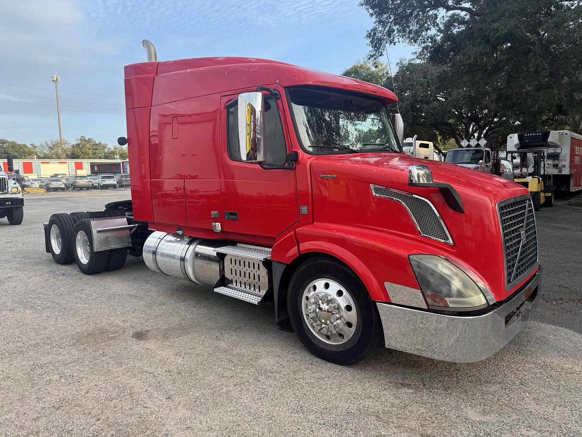 Used 2013 VOLVO VNL 64T