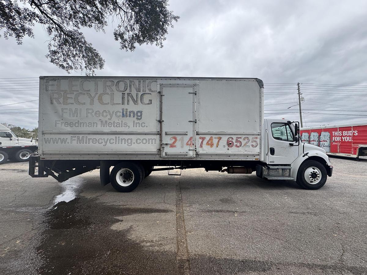 Used 2006 Freightliner® M2 106