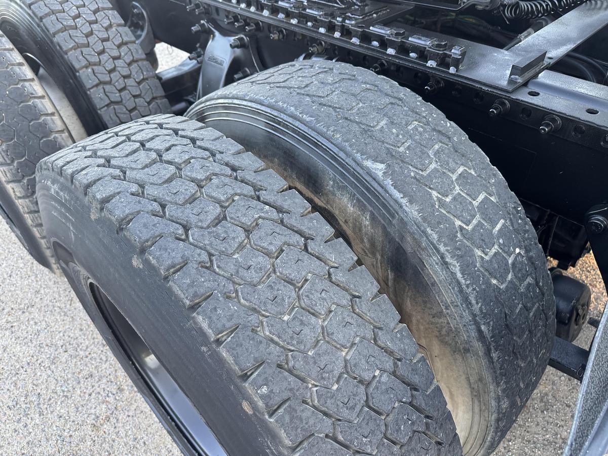 Used 2005 Freightliner® COLUMBIA