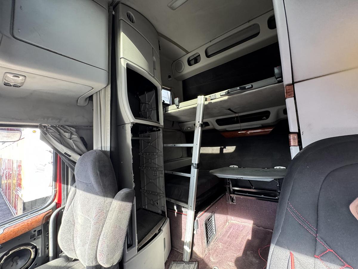 Used 2007 VOLVO VNL 780