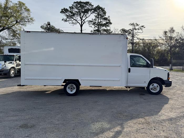 Used 2004 GMC SAVANA 3500