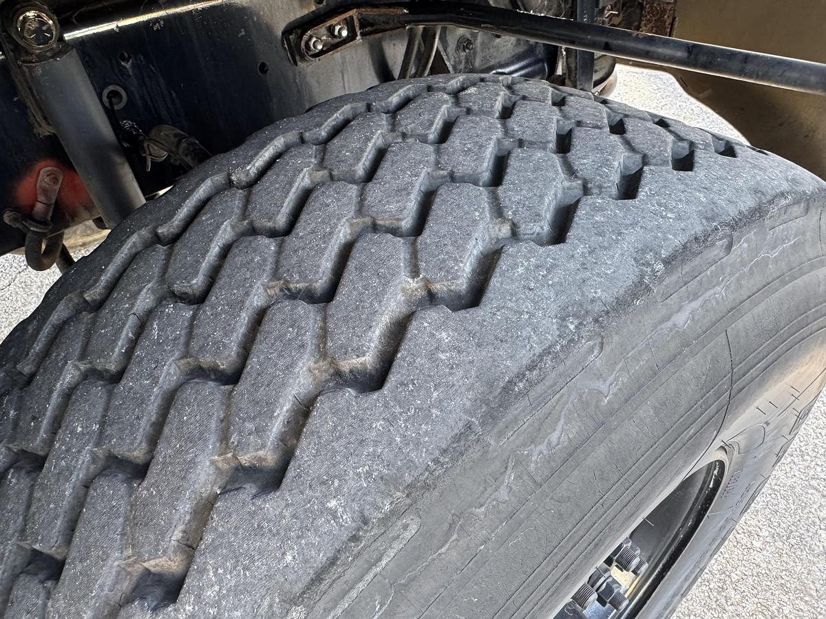 Used 2006 STERLING LT9513