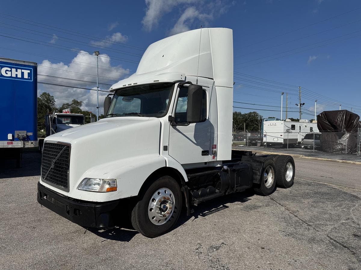 Used 2012 VOLVO VNM 64T