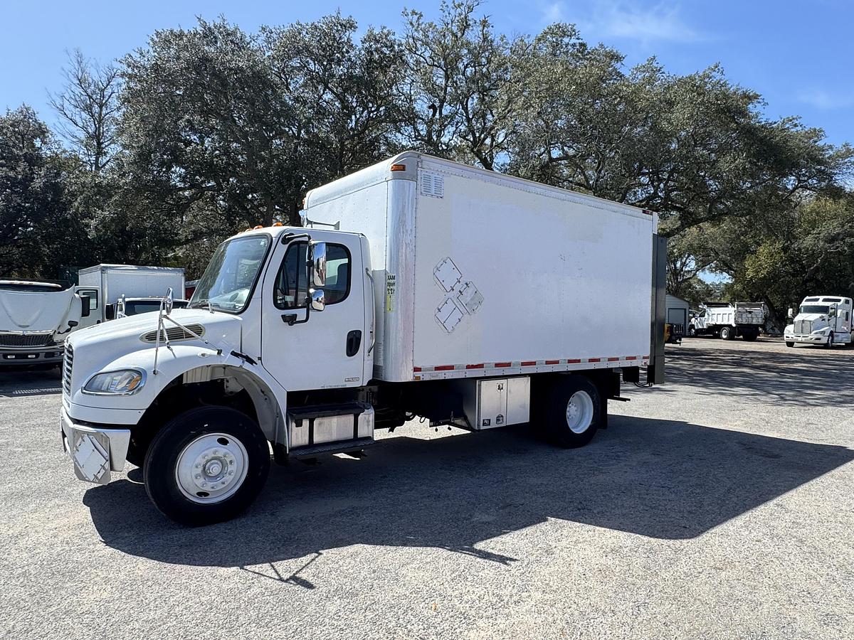 Used 2009 Freightliner® M2 106