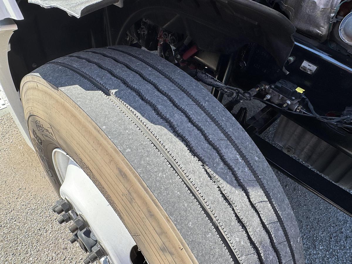 Used 2018 Freightliner® CASCADIA 126