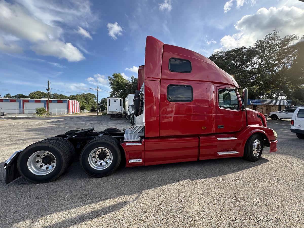 Used 2007 VOLVO VNL 780