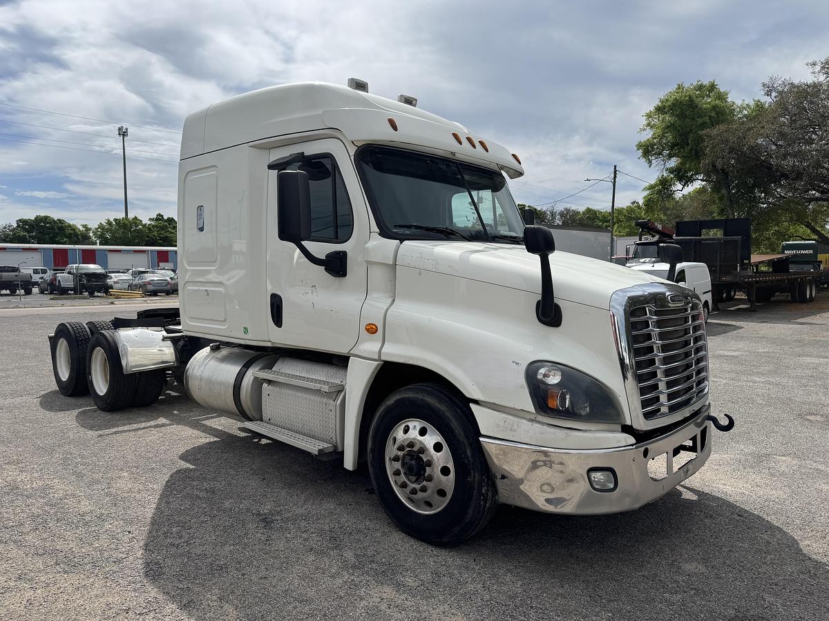 Used 2016 Freightliner® CASCADIA