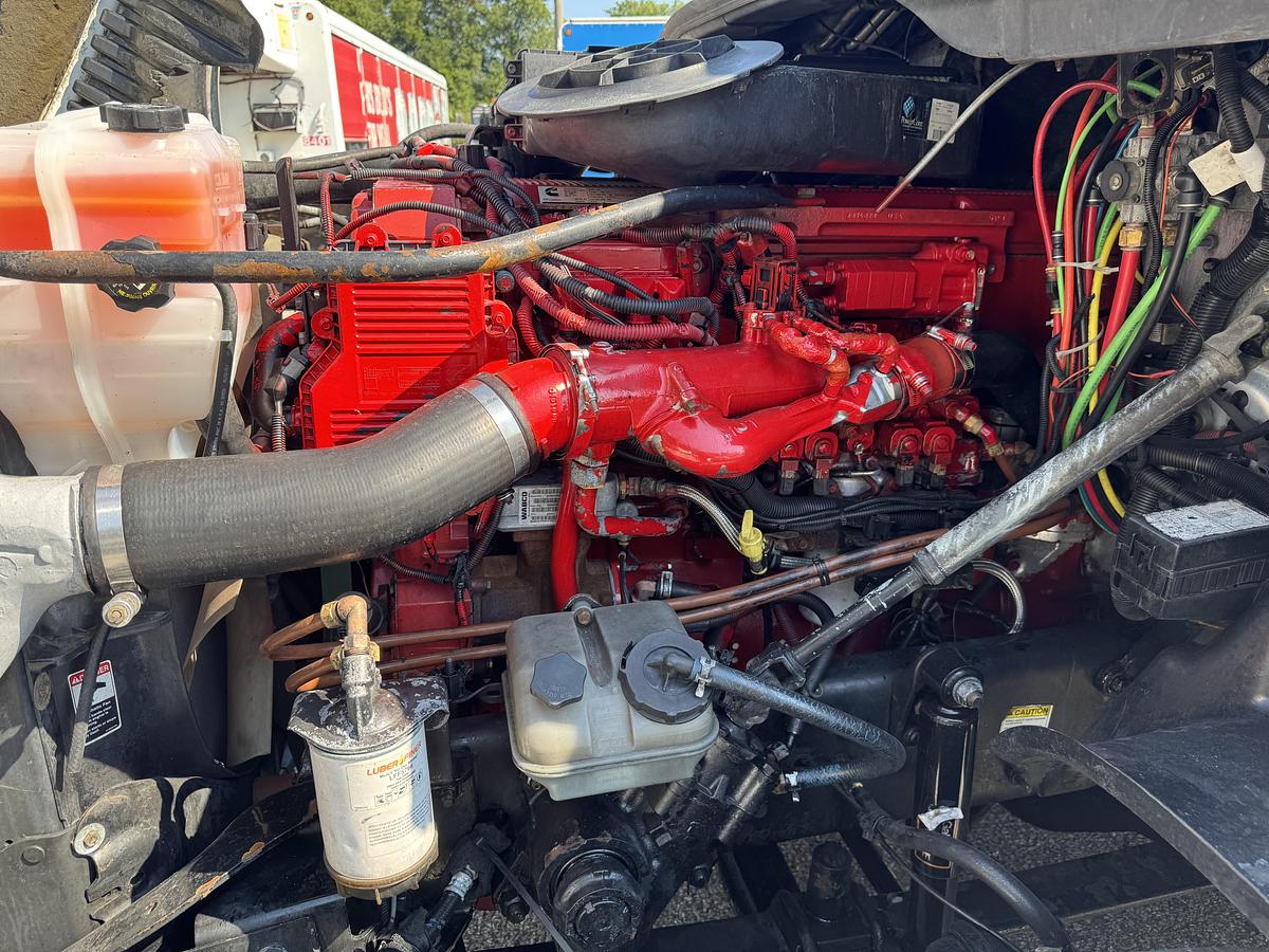 Used 2010 Freightliner® CASCADIA