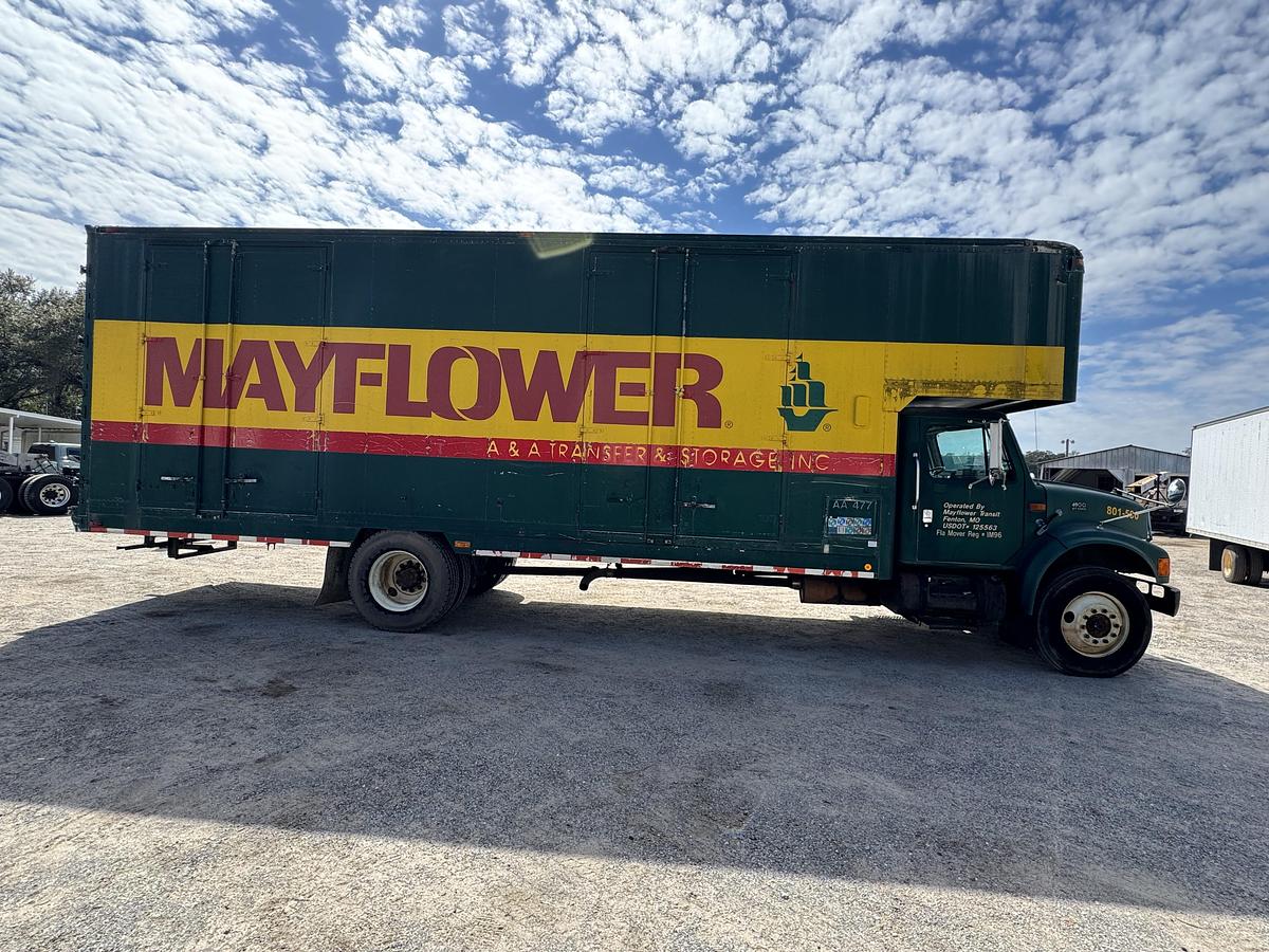 Used 2000 INTERNATIONAL 4900