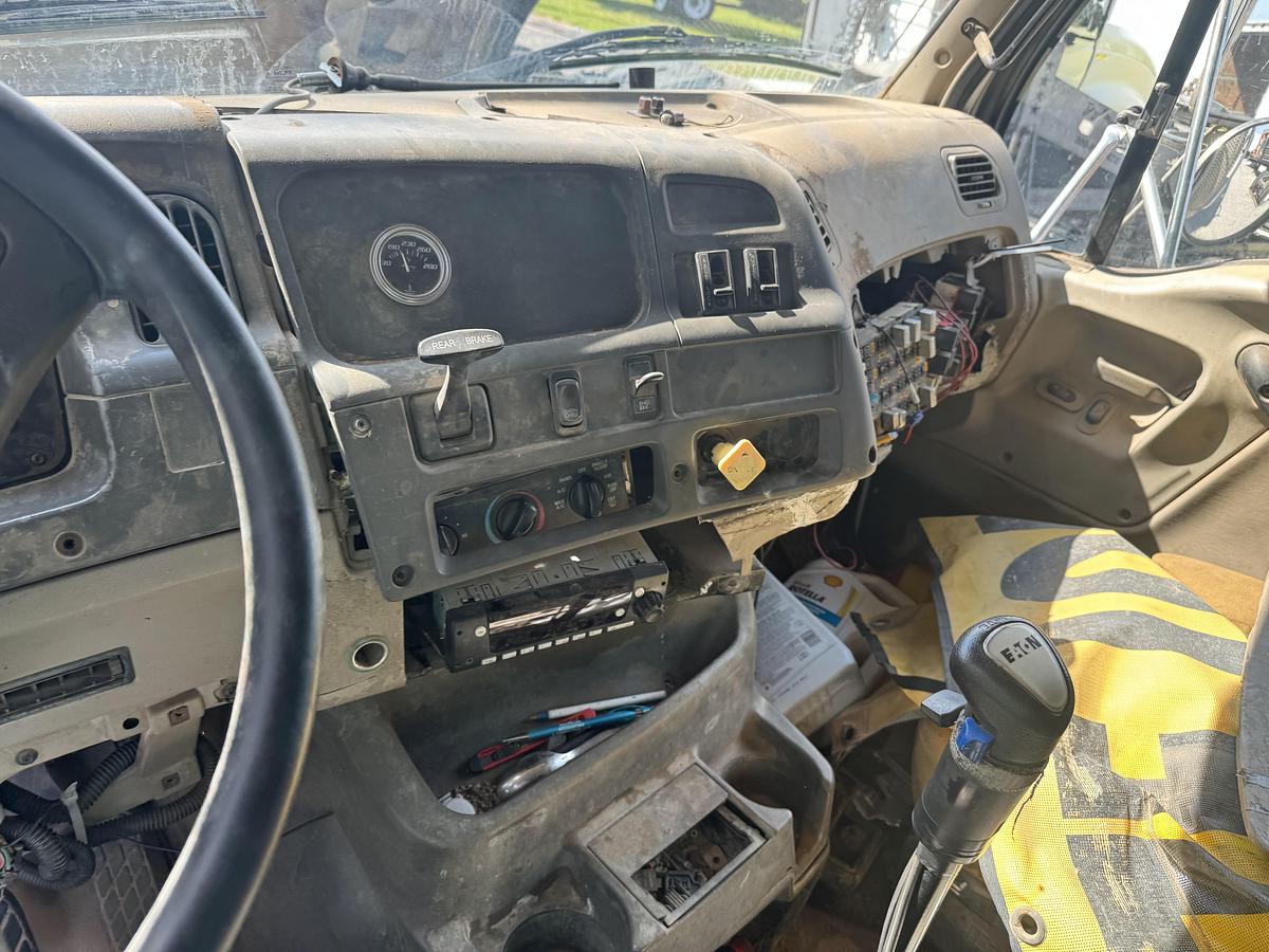 Used 2006 STERLING LT9500