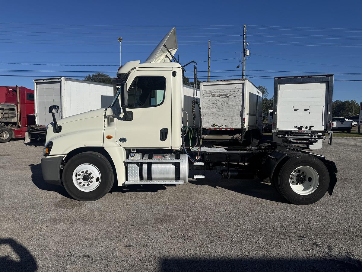 Used 2019 Freightliner® CASCADIA