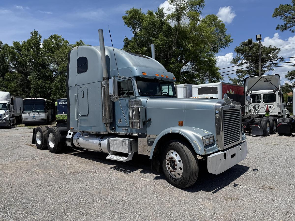Used 2006 Freightliner® CLASSIC XL