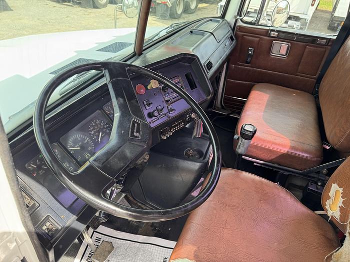 Used 1994 VOLVO WG42T