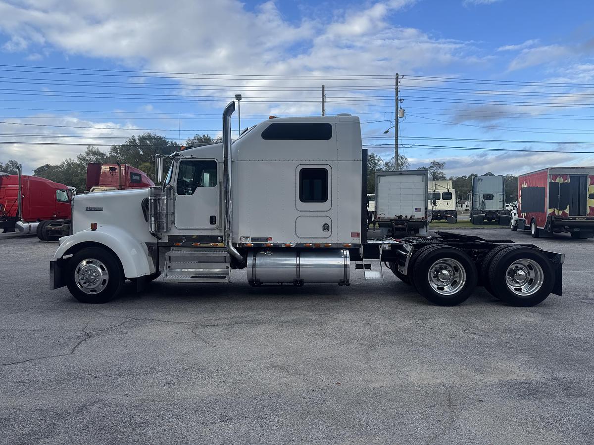 Used 2007 KENWORTH W900L