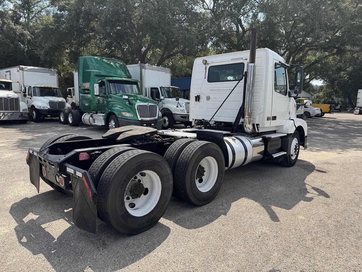 Used 2013 VOLVO VNL